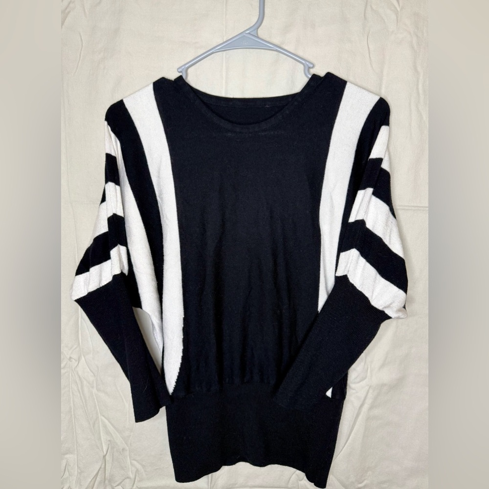 Selling my pre-loved fall and winter tops!